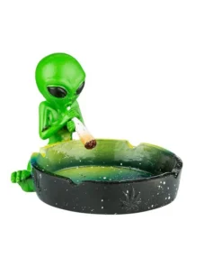 Aschenbecher „Alien“; grün; 12,5×11,5×8,5 cm, einzeln