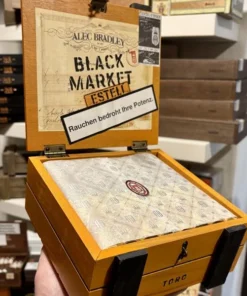 Alec Bradley – Black Market Esteli – Toro