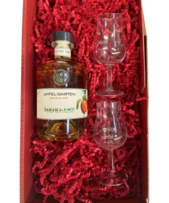 Geschenkset: Tabakland Apfelschnaps-Likör 35% vol., 0,5l + 2 Gläser
