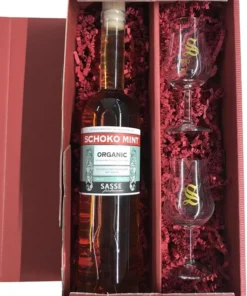 Sasse Schoko Mint Naturlikör 28% 0,7 Ltr. Schokoladen-Minz-Likör + 2 hochwertige Signatory-Gläser mit 2 und 4 cl Eichstrich im Geschenkset – Perfekt für besondere Anlässe