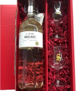 BIRKENHOF Haselnuss Geschenkset | 40% Vol. | 1000ml | Inkl. 2 Gläsern | Verschiedene Geschenkoptionen (roter Geschenkkarton, Signatory-Tastingglas)