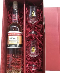 Sasse Marille mit Honig Naturlikör 35% 0,7 Ltr. Marillenlikör + 2 hochwertige Signatory-Gläser mit 2 und 4 cl Eichstrich im Geschenkset – Perfekt für besondere Anlässe